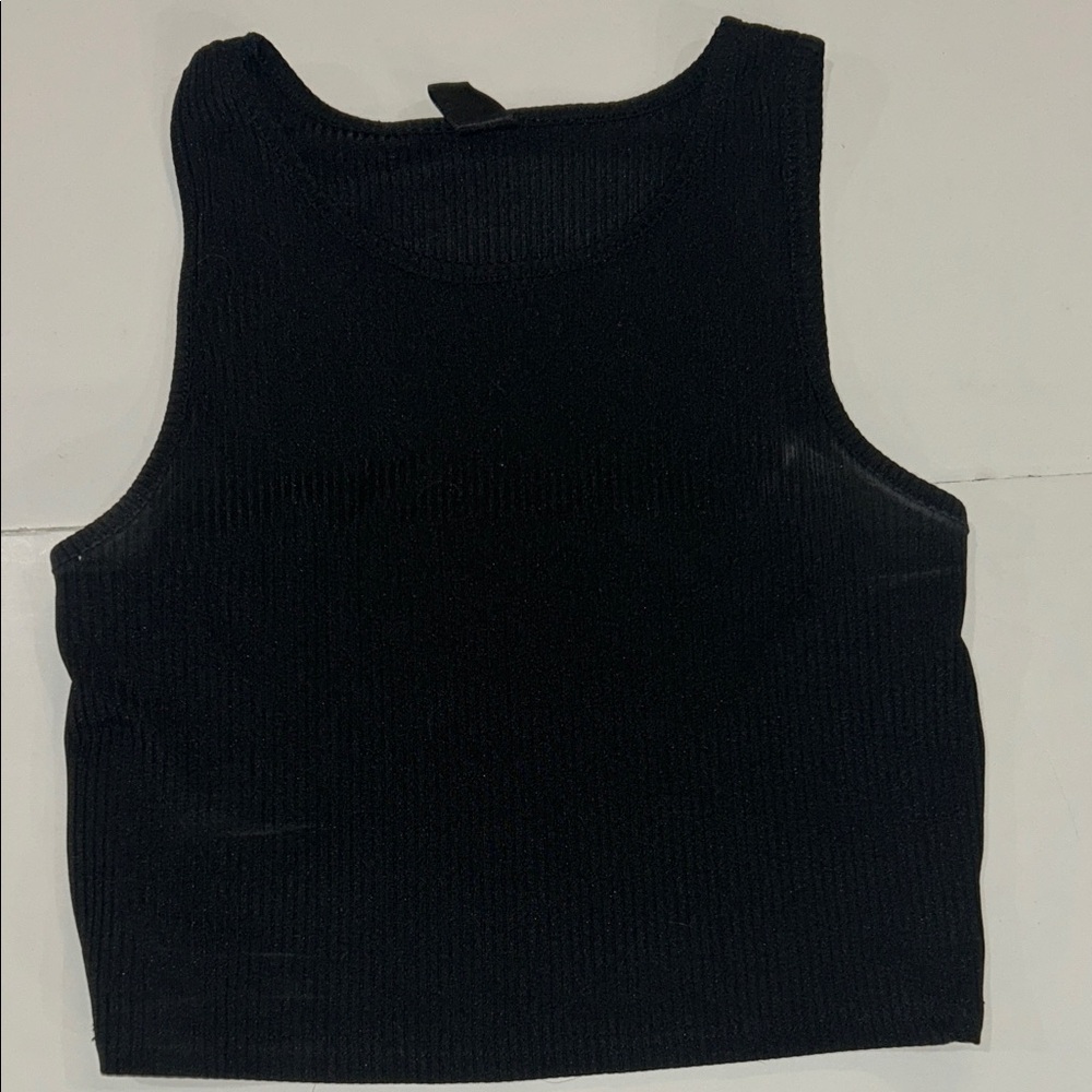SHEIN Black Ribbed Crop Top